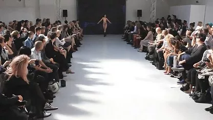 Mya 女性 の アダルト ビデオ